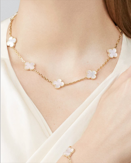 10 Clara Klee Halskette