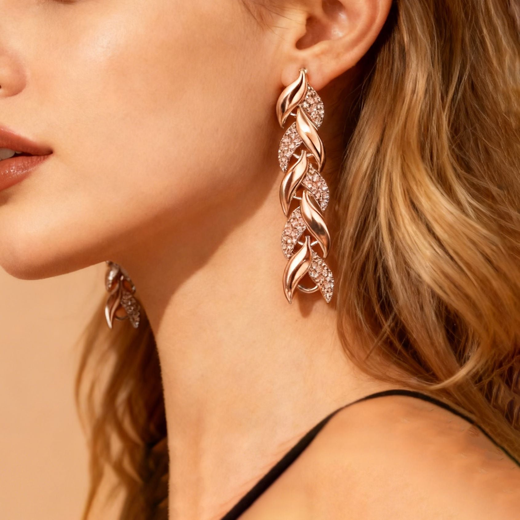 Elegantes Fischschwanz-Ohrringe mit Strass