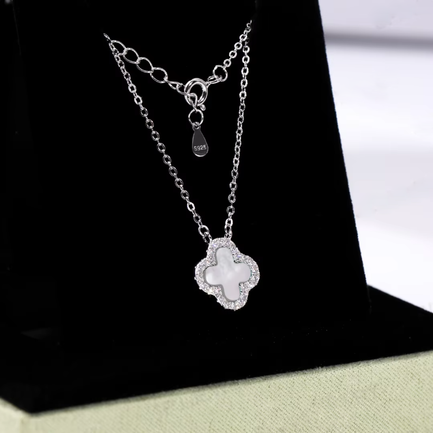 Klee Diamant Halskette